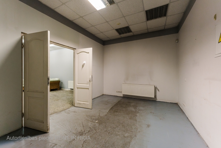 Sludinājumi. \'STOCK OFFICE\' tipa telpa. Noliktava, birojs un veikals vienuviet.  Plānojums:  + Kopējā platība: Cena: 550 EUR/mēn Foto #7