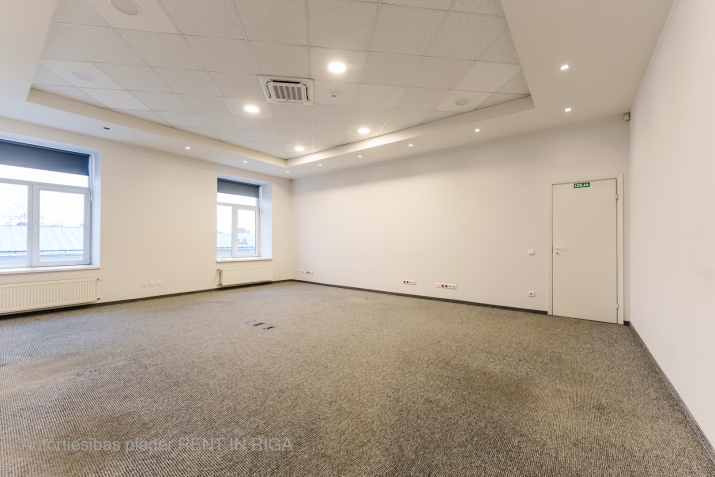 Объявление. Изолированный кабинет на Brīvības gatve.  + 44,4 м; + 3-й этаж; + кондиционер; + общая туалетная Цена: 266 EUR/мес. Foto #4