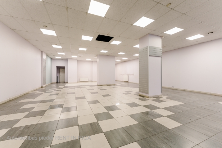 Объявление. \'STOCK OFFICE\' - помещение. Склад/офис и магазин в одном месте.  Планировка: + Общая площадь: 228 Цена: 1482 EUR/мес. Foto #2