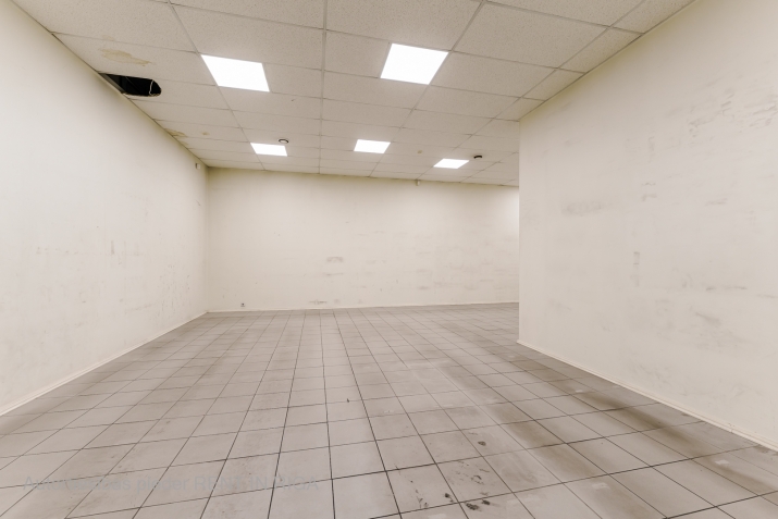 Объявление. \'STOCK OFFICE\' - помещение. Склад/офис и магазин в одном месте.  Планировка: + Общая площадь: 228 Цена: 1482 EUR/мес. Foto #5