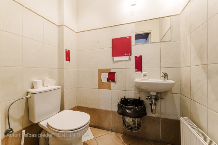 Объявление. \'STOCK OFFICE\' - помещение. Склад/офис и магазин в одном месте.  Планировка: + Общая площадь: 228 Цена: 1482 EUR/мес. Foto #8