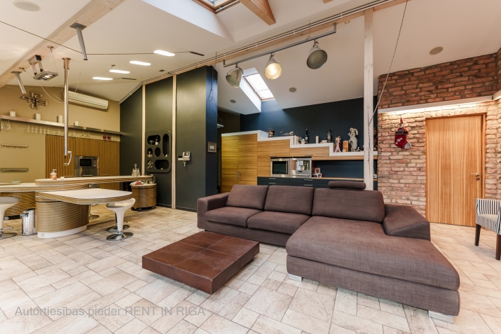 Sludinājumi. Klusā Centra baudītājiem ar plašu terasi uz Antonijas Ielu.   Šis dzīvoklis notiekti atšķirās no Cena: 2800 EUR/mēn Foto #7