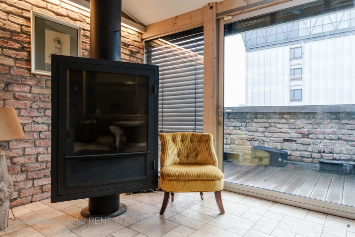 Sludinājumi. Klusā Centra baudītājiem ar plašu terasi uz Antonijas Ielu.   Šis dzīvoklis notiekti atšķirās no Cena: 2800 EUR/mēn Foto #2