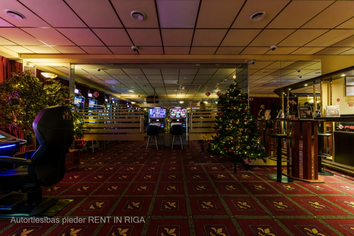 Sludinājumi. Tirdzniecības un noliktavas ēkas Daugavpils šosejas malā.  Tirdzniecības ēka 188 kvm, tajā ir liela Cena: 5000 EUR/mēn Foto #5