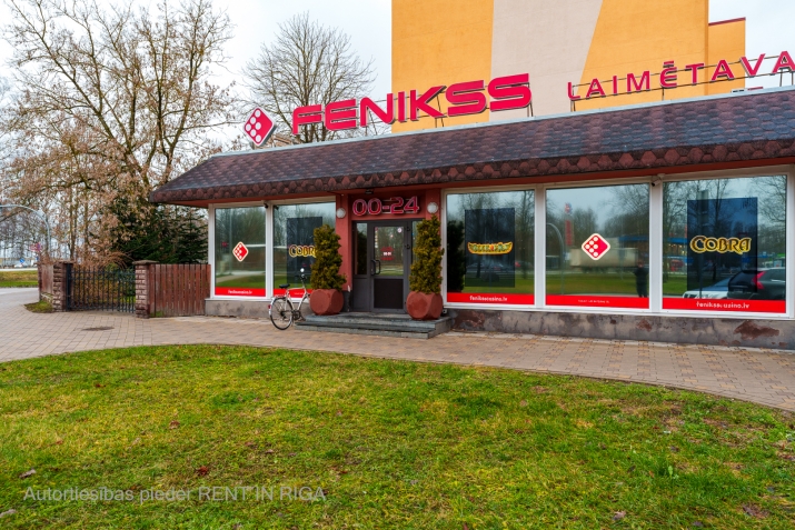 Sludinājumi. Tirdzniecības un noliktavas ēkas Daugavpils šosejas malā.  Tirdzniecības ēka 188 kvm, tajā ir liela Cena: 5000 EUR/mēn Foto #1