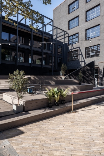 Объявление. Общая площадь предложения:  2-й этаж: 265 м2; 3-й этаж: 272 м2 (При необходимости) 4-й этаж: крыша Цена: 3710 EUR/мес. Foto #5