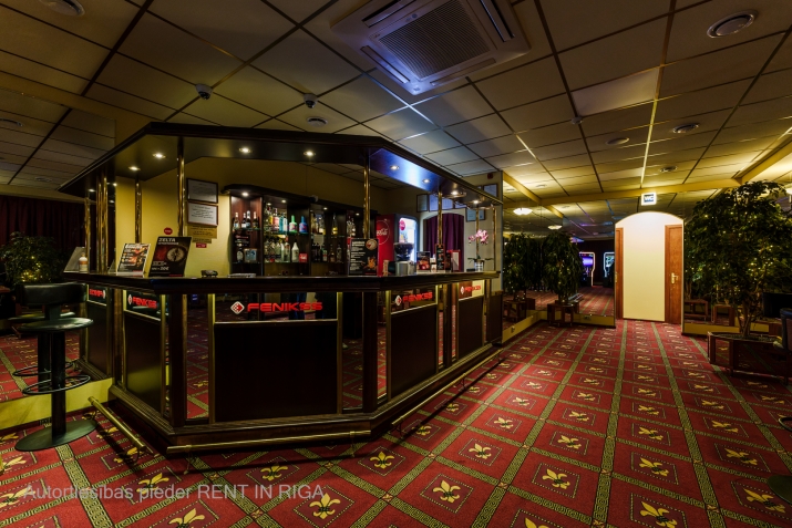 Sludinājumi. Tirdzniecības un noliktavas ēkas ar zemi Daugavpils šosejas malā.  Tirdzniecības ēka 188 kvm, tajā Cena: 1.5e+06 EUR Foto #2