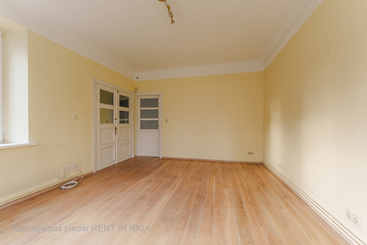 Sludinājumi. Pārdod mājīgu un gatavu apdzīvošanai privātmāju Rīgas centrā! Šī ir māja, kur satiekas vēstures Cena: 490000 EUR Foto #6