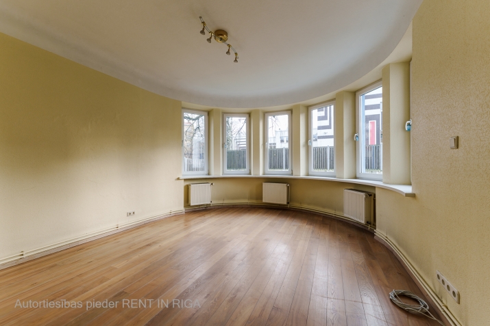 Sludinājumi. Pārdod mājīgu un gatavu apdzīvošanai privātmāju Rīgas centrā! Šī ir māja, kur satiekas vēstures Cena: 490000 EUR Foto #5