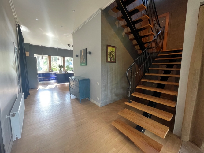 Sludinājumi. Mājīga ģimenes māja Priežu ieskautajā Jūrmalā.   Tā atrodas tikai 100 metru attālumā no Lielupes, Cena: 490000 EUR Foto #4