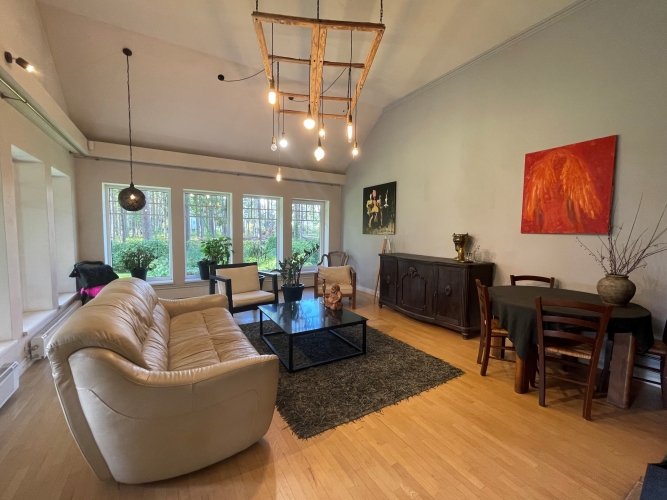 Sludinājumi. Mājīga ģimenes māja Priežu ieskautajā Jūrmalā.   Tā atrodas tikai 100 metru attālumā no Lielupes, Cena: 490000 EUR Foto #6