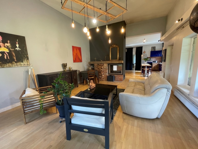 Sludinājumi. Mājīga ģimenes māja Priežu ieskautajā Jūrmalā.   Tā atrodas tikai 100 metru attālumā no Lielupes, Cena: 490000 EUR Foto #7