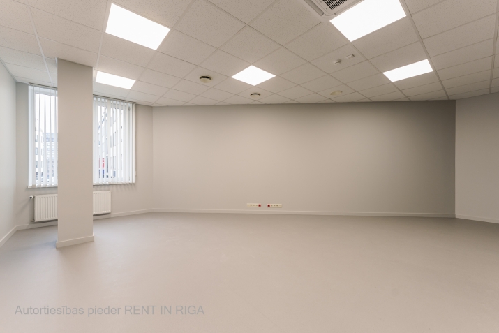 Объявление. Сдаётся в аренду коворкинг кабинет в современном и удобном бизнес-центре!  Арендная плата: + 526 Цена: 832 EUR/мес. Foto #5