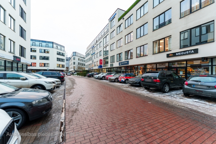 Sludinājumi. Iznomā offisa kabinetu modernā un ērtā biznesa centrā!  Nomas maksa:  + Platība: 33.6 m.  Cena: 302 EUR/mēn Foto #5