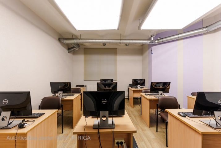 Sludinājumi. Biroja noma  Ģertrūdes iela 63B  Platība: 180 m. Stāvs: 0. stāvs. Ieeja: Privāta ieeja telpās, kas Cena: 900 EUR/mēn Foto #3