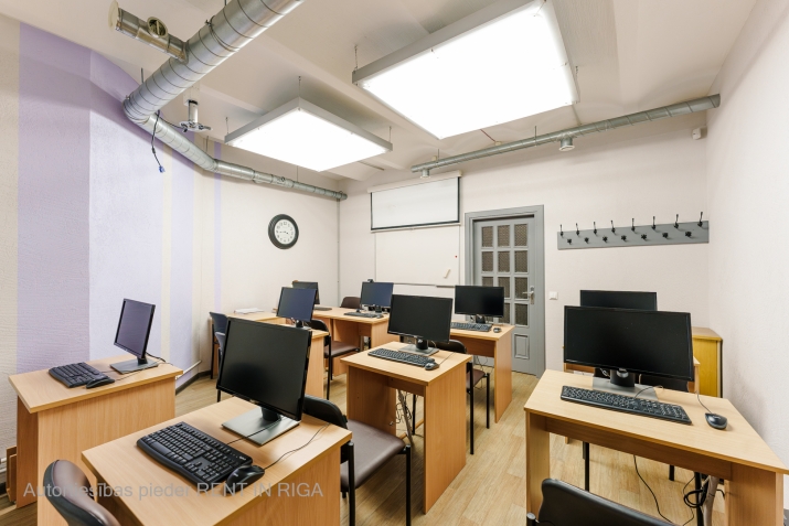 Sludinājumi. Biroja noma  Ģertrūdes iela 63B  Platība: 180 m. Stāvs: 0. stāvs. Ieeja: Privāta ieeja telpās, kas Cena: 900 EUR/mēn Foto #4