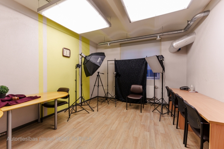 Sludinājumi. Biroja noma  Ģertrūdes iela 63B  Platība: 180 m. Stāvs: 0. stāvs. Ieeja: Privāta ieeja telpās, kas Cena: 900 EUR/mēn Foto #6