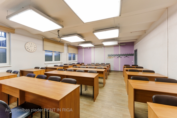 Sludinājumi. Biroja noma  Ģertrūdes iela 63B  Platība: 180 m. Stāvs: 0. stāvs. Ieeja: Privāta ieeja telpās, kas Cena: 900 EUR/mēn Foto #2