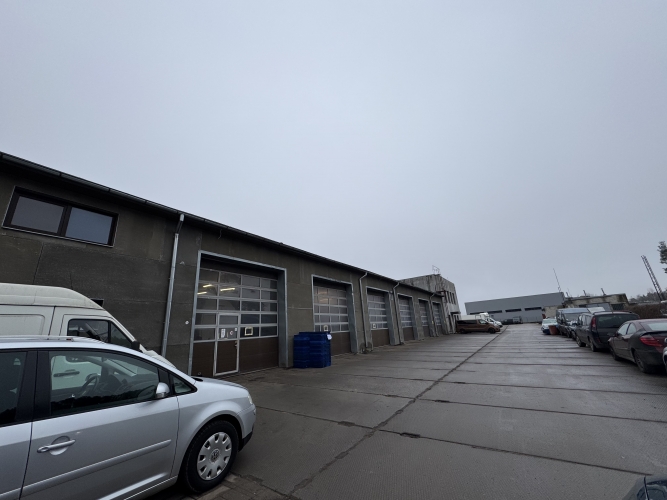 Объявление. Складские/производственные помещения и территория на улице Буллю, в зоне промышленной застройки.  Цена: 1.2e+06 EUR Foto #3