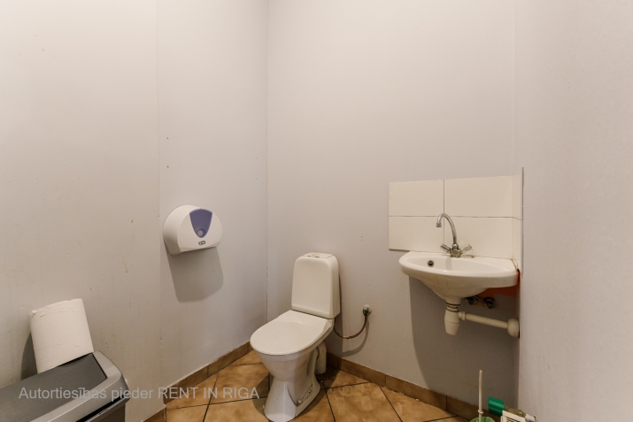 Объявление. Аренда торгового помещения в активной части города  ул. Цесу 20, Рига!  Предлагается коммерческое Цена: 528 EUR/мес. Foto #7