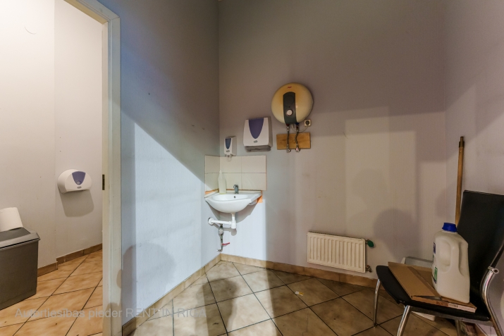 Объявление. Аренда торгового помещения в активной части города  ул. Цесу 20, Рига!  Предлагается коммерческое Цена: 528 EUR/мес. Foto #8