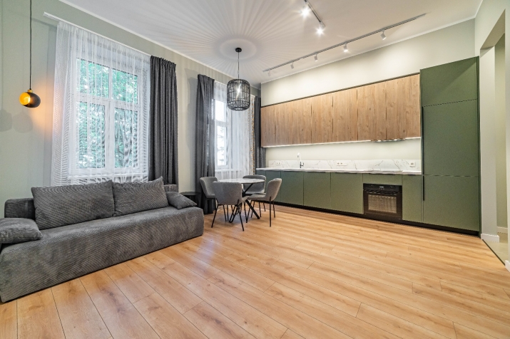 Sludinājumi. Lieliska iespēja iegādāties dzīvokli vienā no pievilcīgākajiem Rīgas rajoniem - Āgenskalnā! Cena: 159700 EUR Foto #2