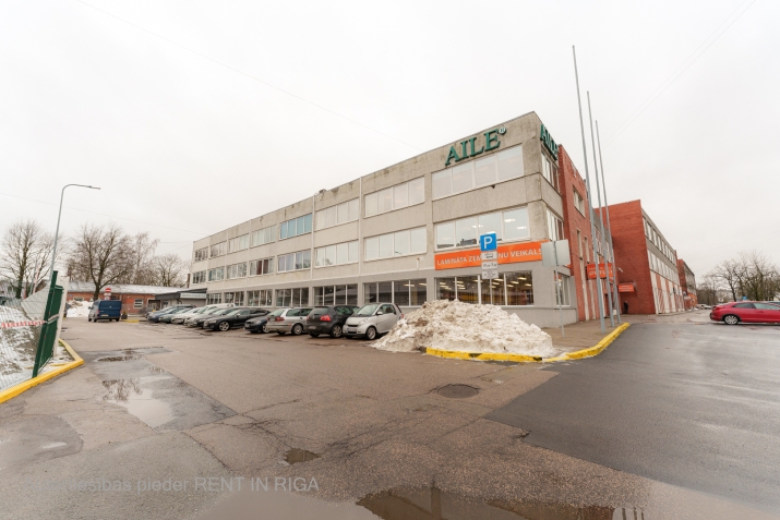 Sludinājumi. Iznomā offisa telpu Ķengaragā  Telpas platība 23m2.  Pieejama koplietošanas telpas: + virtuve; + Cena: 127 EUR/mēn Foto #1