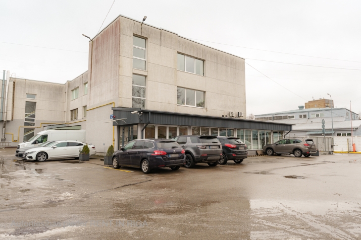 Sludinājumi. Iznomā offisa telpu Ķengaragā  Telpas platība 23m2.  Pieejama koplietošanas telpas: + virtuve; + Cena: 127 EUR/mēn Foto #5