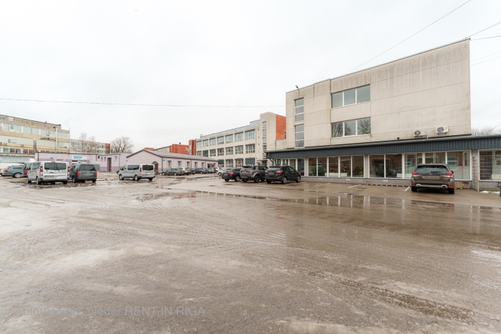 Sludinājumi. Iznomā offisa telpu Ķengaragā  Telpas platība 23m2.  Pieejama koplietošanas telpas: + virtuve; + Cena: 127 EUR/mēn Foto #6