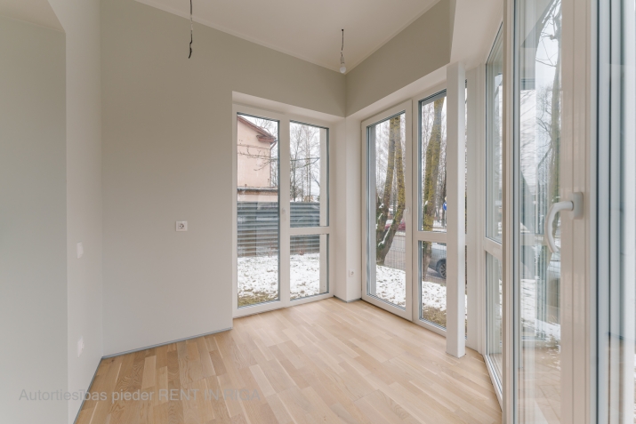 Sludinājumi. Jauns 2-Istabu dzīvoklis Ziepniekkalnā ar Stāvvietu iekšpagalmā.  Piedāvājumā dzīvoklis ar pilnu, Cena: 115000 EUR Foto #2