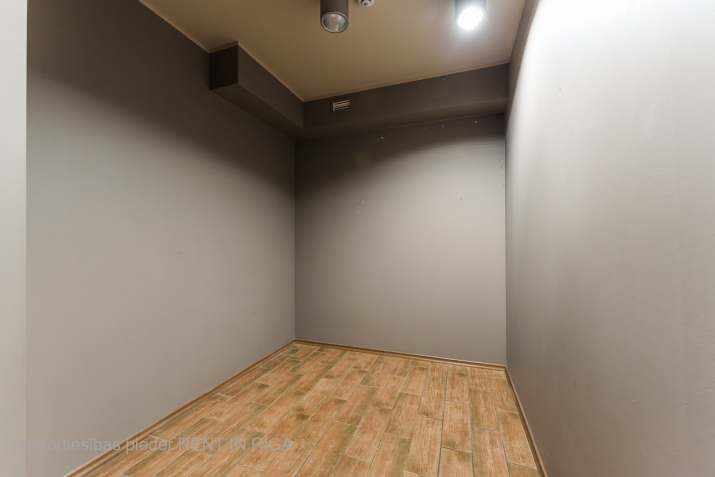 Sludinājumi. Piedāvājam uz nomu modernas komerctelpas ar kopējo platību 125 m prestižā Rīgas rajonā - Klusajā Cena: 950 EUR/mēn Foto #4