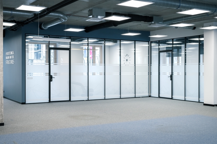 Sludinājumi. Biroju telpas A klases biroju ēkā Mežaparkā.  Telpām veikta kvalitatīva iekšējā apdare, stikla Cena: 5134 EUR/mēn Foto #2