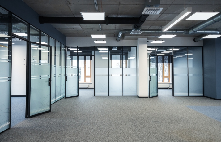 Sludinājumi. Biroju telpas A klases biroju ēkā Mežaparkā.  Telpām veikta kvalitatīva iekšējā apdare, stikla Cena: 5134 EUR/mēn Foto #4