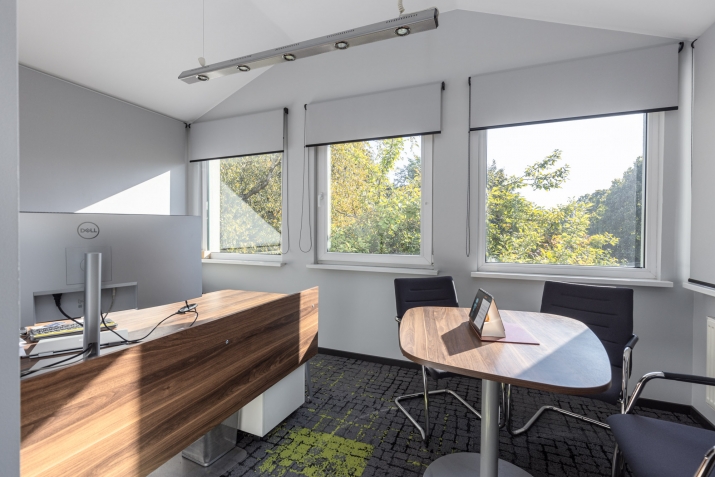 Sludinājumi. Renovēta 3 stāvu biroja māja Teikā.  Bijusī 2 stāvu dzīvojamā māja pirms 20 gadiem rekonstruēta par Cena: 680000 EUR Foto #4