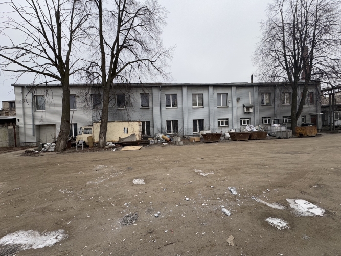 Объявление. Территория и производственные здания в Саркандаугаве.  Общая площадь зданий составляет 2337 м2; Цена: 1.3e+06 EUR Foto #3