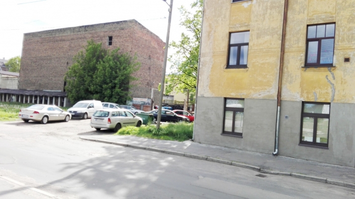 Sludinājumi. Zemes piedāvājums Rīgas centrā.  Piedāvājumā ietilpst:  Trīs stāvu noliktava ar kopējo platību 1000 Cena: 365000 EUR Foto #4