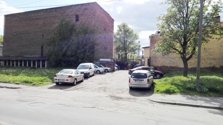 Sludinājumi. Zemes piedāvājums Rīgas centrā.  Piedāvājumā ietilpst:  Trīs stāvu noliktava ar kopējo platību 1000 Cena: 365000 EUR Foto #6