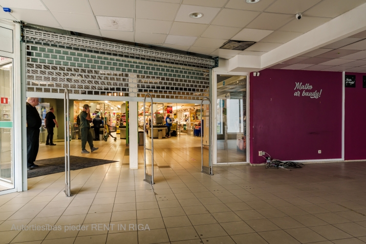 Sludinājumi. Tirdzniecības telpas t/c \'MEGO\' Purvciemā. 1. stāvs pie ieejas. Platība sastāv no vienas telpas, Cena: 2160 EUR/mēn Foto #7