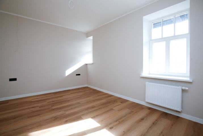 Sludinājumi. Mūsdienīgi dzīvokļi renovētā ēkā Āgenskalnā!  Piedāvājumā stilīgi un energoefektīvi 12 istabu Cena: 85800 EUR Foto #3