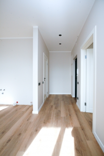 Sludinājumi. Mūsdienīgi dzīvokļi renovētā ēkā Āgenskalnā!  Piedāvājumā stilīgi un energoefektīvi 12 istabu Cena: 143400 EUR Foto #5