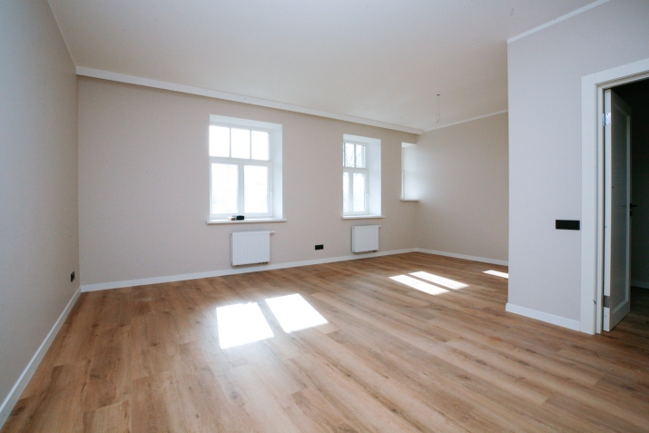 Sludinājumi. Mūsdienīgi dzīvokļi renovētā ēkā Āgenskalnā!  Piedāvājumā stilīgi un energoefektīvi 12 istabu Cena: 143400 EUR Foto #2