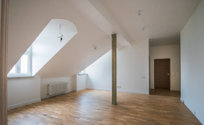 Sludinājumi. Piedāvājam Jums unikālu iespēju iegādāties augstākās kvalitātes mansarda dzīvokli ekskluzīvā Cena: 123000 EUR Foto #4