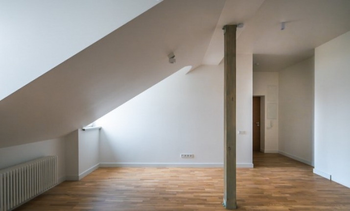 Sludinājumi. Piedāvājam Jums unikālu iespēju iegādāties augstākās kvalitātes mansarda dzīvokli ekskluzīvā Cena: 123000 EUR Foto #6