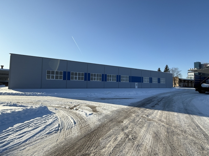 Объявление. Aнгар под склад или производство в Елгаве. Полированные бетонные полы, большие подъемные ворота с Цена: 4800 EUR/мес. Foto #6