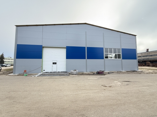 Объявление. Aнгар под склад или производство в Елгаве. Полированные бетонные полы, большие подъемные ворота с Цена: 4800 EUR/мес. Foto #4