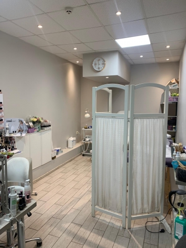 Sludinājumi. Pārdod komerctelpas Pļavniekos  - 300 m2 platībā ar stabiliem nomniekiem.   Telpas atrodas 16 stāvu Cena: 157000 EUR Foto #4