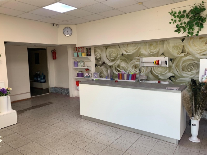 Sludinājumi. Pārdod komerctelpas Pļavniekos  - 300 m2 platībā ar stabiliem nomniekiem.   Telpas atrodas 16 stāvu Cena: 157000 EUR Foto #2