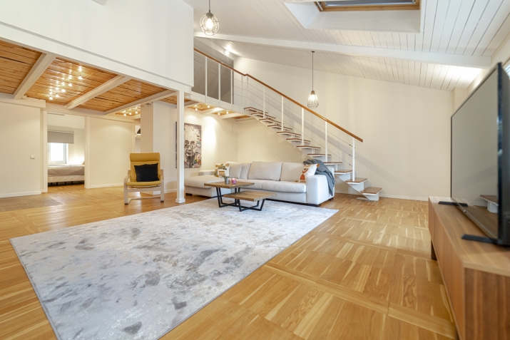 Объявление. Просторная двухуровневая квартира в тихом центре Риги  Квартира расположена на 6-м этаже здания Цена: 2000 EUR/мес. Foto #5