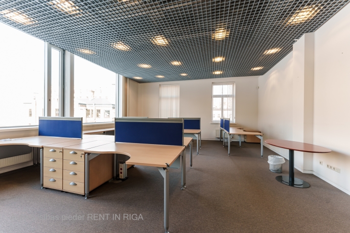 Объявление. Аренда офиса в центре Риги  Stabu iela 34  Расположение: Фасадное здание между ул. Тербатас и К. Цена: 1000 EUR/мес. Foto #4