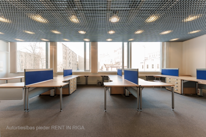 Sludinājumi. Iznomā biroju Rīgas centrā  Stabu ielā 34  Atrašanās vieta: Birojs fasādes ēkā starp Tērbatas un K. Cena: 1615 EUR/mēn Foto #5